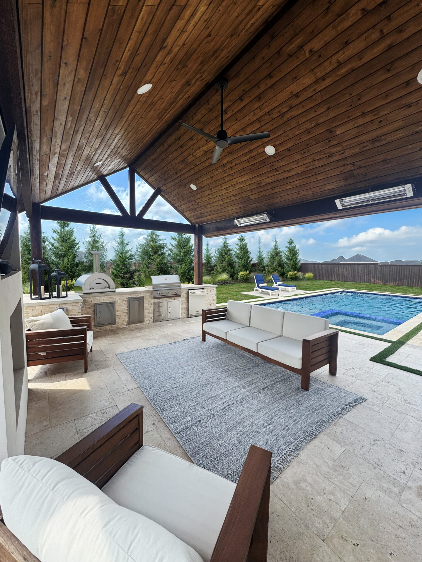 custom pool contractor dfw